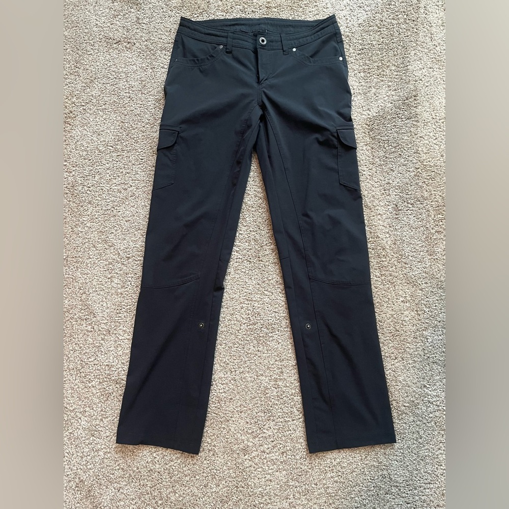 Kuhl size 8 women’s roll up light weight pants in black